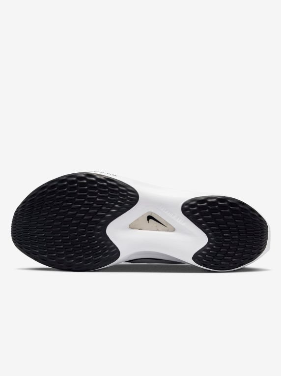 נעלי ספורט NIKE